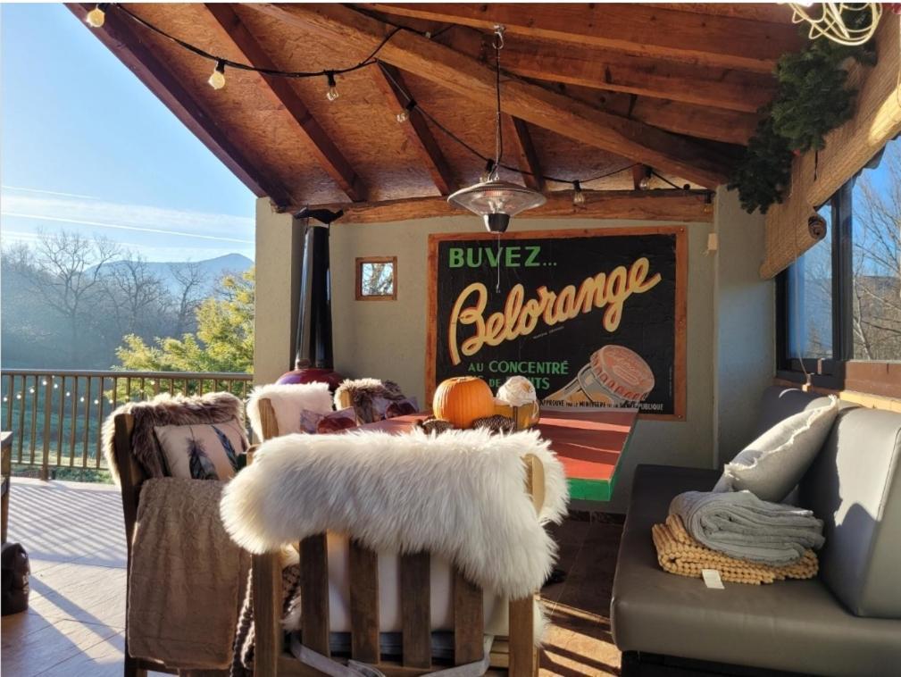 Harveys Homestay - Adults Only Mieres  Exteriér fotografie